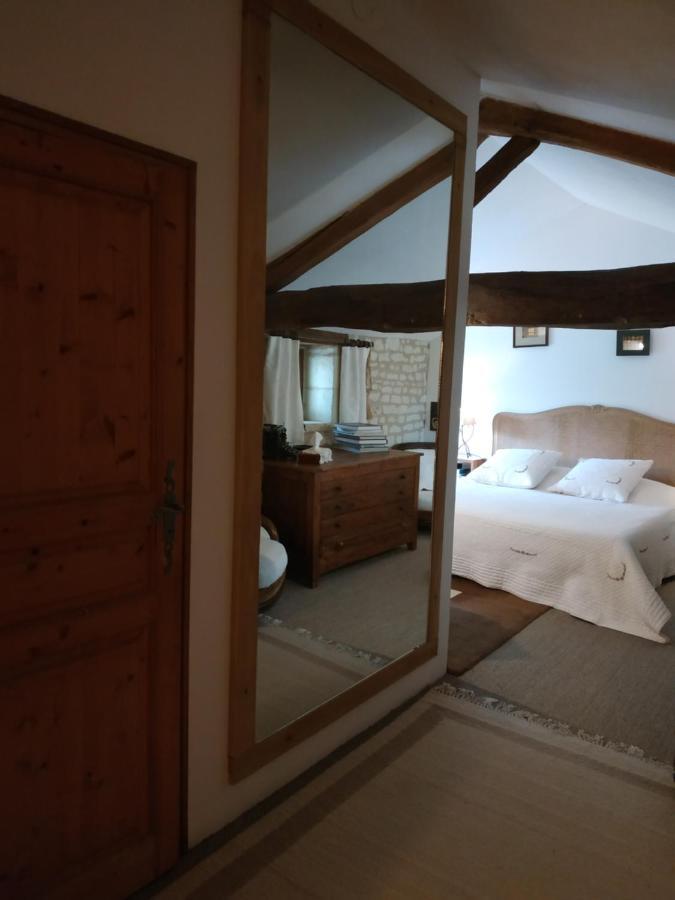 Le Clos Des Fayes Berthegon Exterior photo