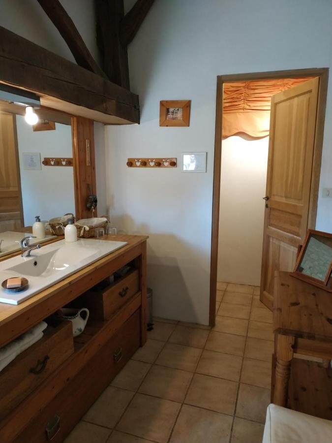 Le Clos Des Fayes Berthegon Exterior photo